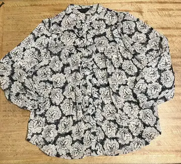 허그아워 DEVEAUX 콜라보 블라우스