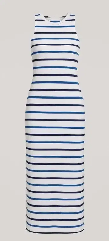 연말연시 해외여행에 타이트한 쿨넥 슬리브리스 드레스