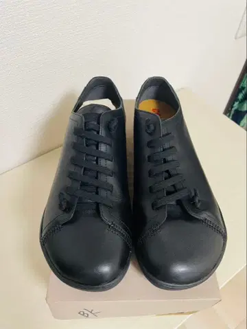 캠퍼 블랙 레더 캐주얼 스니커즈 특별 세일