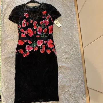 타다시 쇼지 꽃무늬 자수 반팔 원피스 사이즈 4