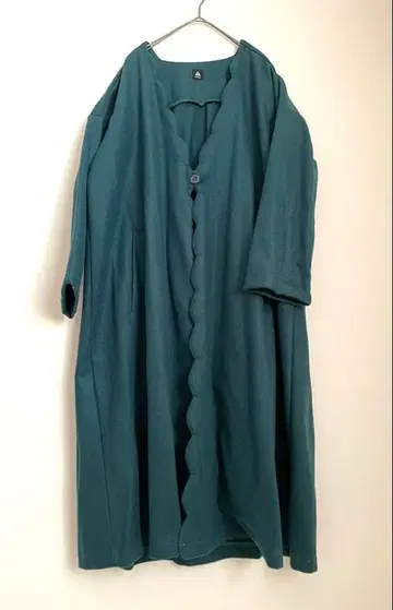 MERLOT 스캘럽 V넥 노카라 코트 멀로