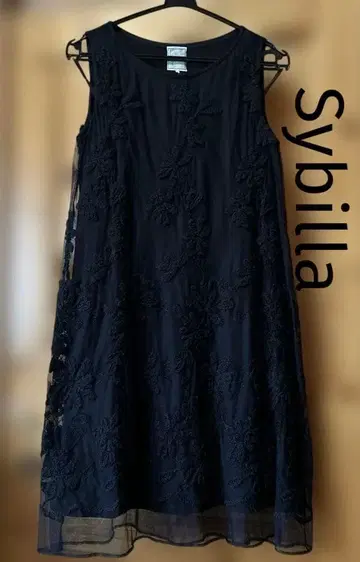 시빌라 고져스 자수 레이스 원피스