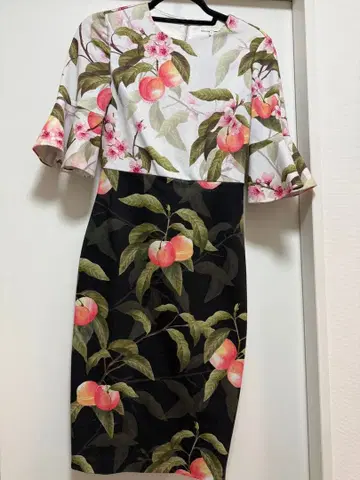 테드베이커 꽃무늬 원피스 복숭아 화려함 가을 성인 고급