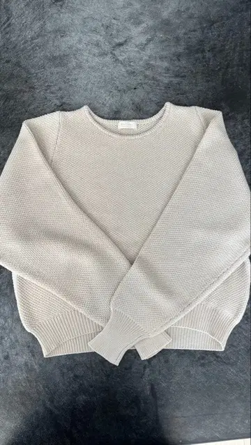 Ballsey 베이지 니트 스웨터