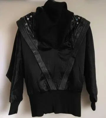 MADAME A PARIS 실크 스팽글 자수 충전솜 아우터 M