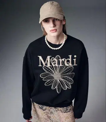SWEATSHIRT FLOWERMARDI NEEDLEWORK