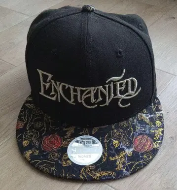 뉴에라 미녀와 야수 WMNS ENCHANIETD 로고 디즈니 콜라보