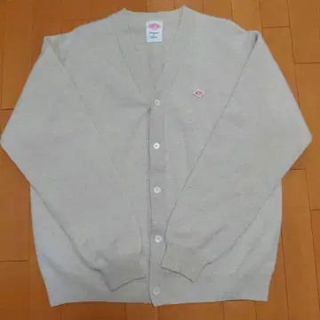 단톤 베이지 V넥 가디건 42