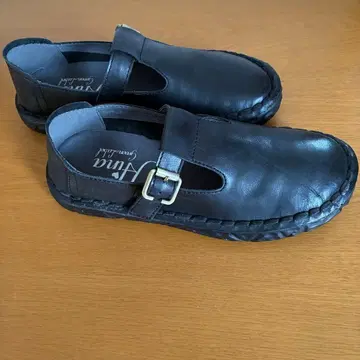 히나 그린 라벨 가죽 신발 새상품 24.5cm