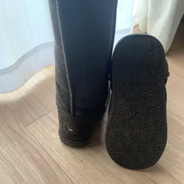 브라운 스웨이드 어그 부츠 6