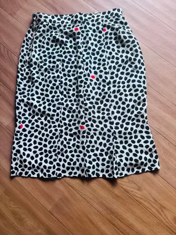 BELLE GALERE 도트 무늬 타이트 스커트 11