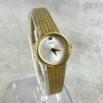 새상품급 SEIKO 쿼츠 골드 여성용 블레스  석 포함 라운드