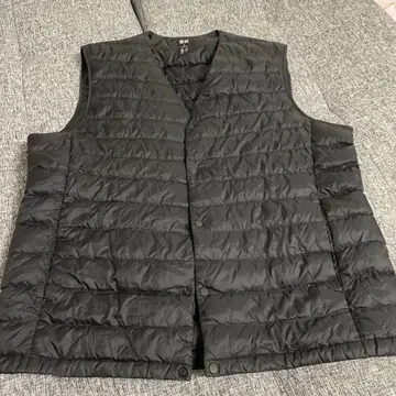 새상품급 유니클로 울트라 라이트 다운 베스트 블랙 XL