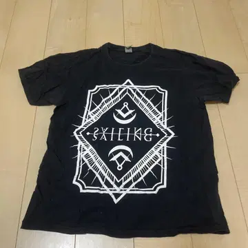 Saling Before the wind 블랙 T셔츠