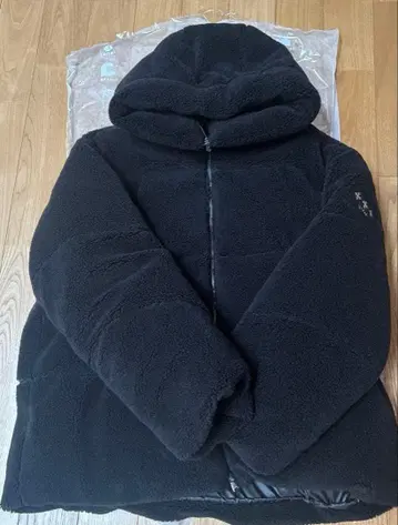 타트라스 보아 자켓 새상품급