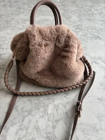 유나이티드 애로우즈 퍼 백