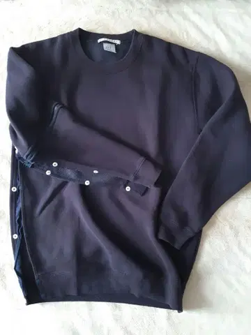 KIRARERU 버튼 맨투맨 (오른팔용)