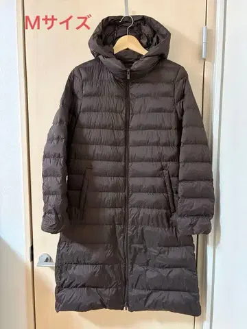 유니클로 울트라 라이트 다운 코트 롱 M 후드 탈부착 가능 지퍼 브라운