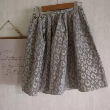 새상품급 JewelChanges 패턴 스커트
