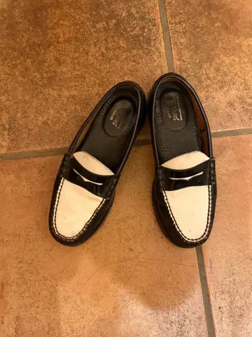 GH BASS 가죽 로퍼 블랙 화이트