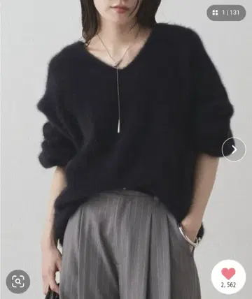 택 포함 미사용 새상품 LOUNGDRESS FUR 캐시미어 V 니트 블랙