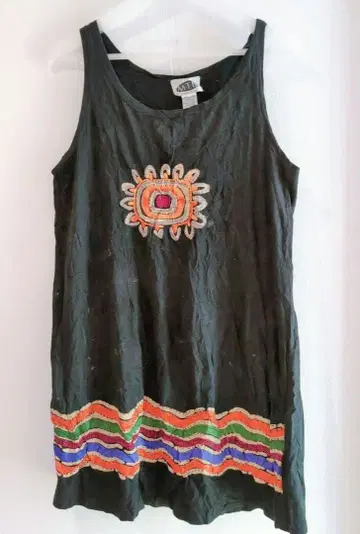 M T B 에스닉 자수 디자인 슬리브리스 원피스