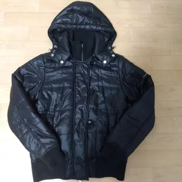 타미힐피거 후드 부착 블랙 다운 자켓