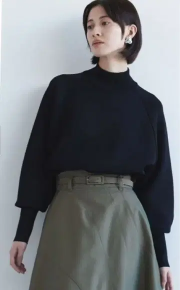 미사용 새상품 UNITEDTOKYO 유나이티드 도쿄 하이넥 풀오버