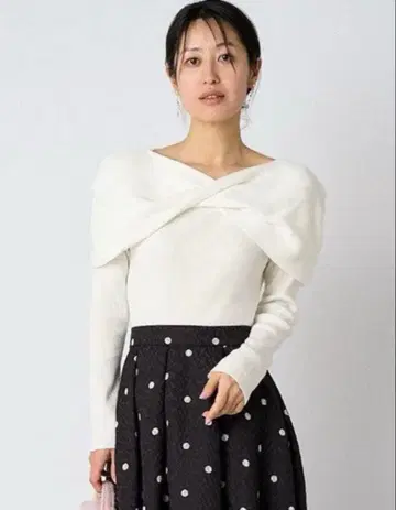 새상품 셀포드 니트 상의 오프숄더