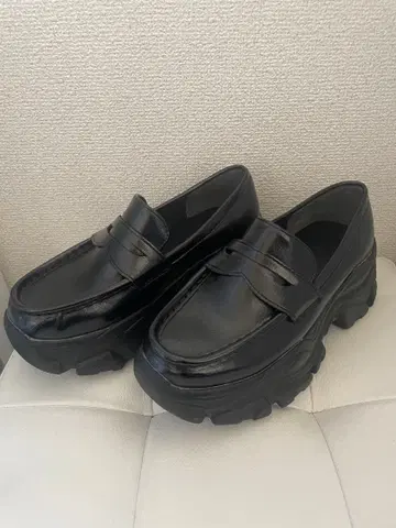 가격 인하! 통굽 스니커즈 로퍼