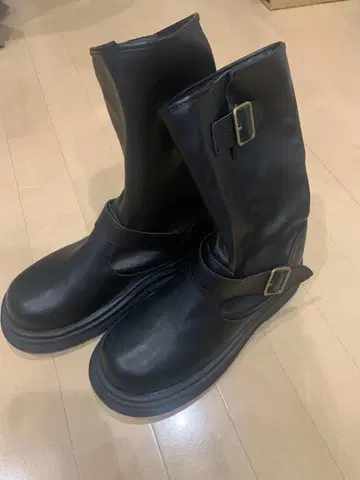 yumi x vivian collection 블랙 엔지니어 부츠