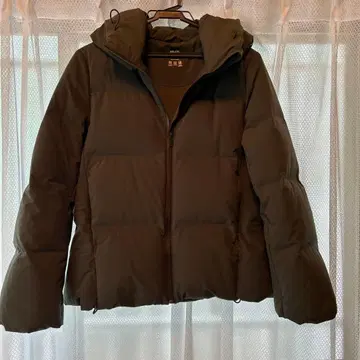 UNIQLO 심리스 올리브 다운 자켓 S 사이즈