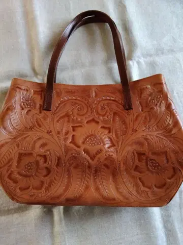 카빙 트라이브스 Carving Tribes 토트백