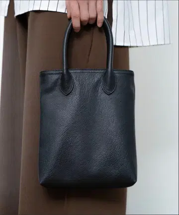 블랙 가죽풍 토트백