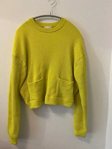 tomorrow land/Ballsey 밝은 옐로우 컬러 크롭 스웨터