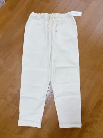 오니바 Onyvua. 스트레치 스트레이트 팬츠 미사용 새상품 택 포함