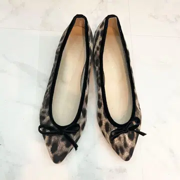 레오파드 무늬 리본 포함 플랫슈즈