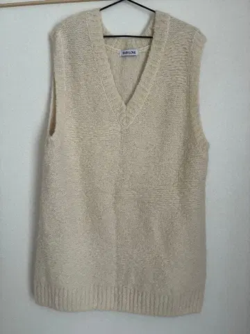 BABYLONE 크림색 V넥 니트 베스트 F 사이즈