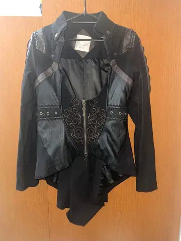 OZZ ONEST 숏 자켓 ROZENKAVALIER