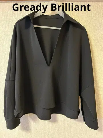 Gready Brilliant 조젯 스키퍼 넥 블라우스