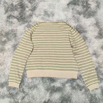 새상품급 아마카 얇은 소재 니트 스웨터 m 38 울 혼방 겨울 코디