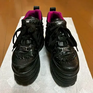 YOSUKE 통굽 레이스업 스니커즈 블랙