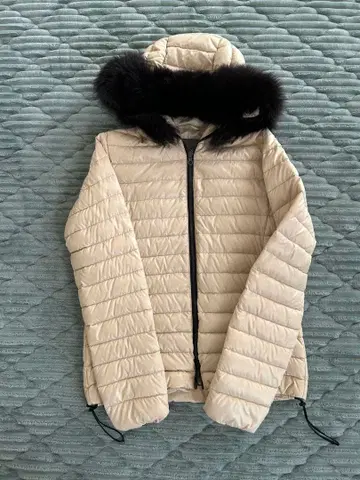 [ DUVETICA ] 퍼 달린 베이지 다운 자켓