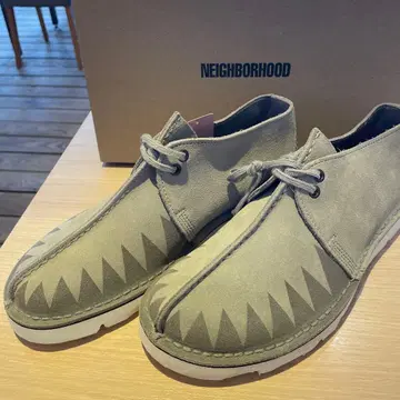 NEIGHBORHOOD 올리브 스웨이드 신발