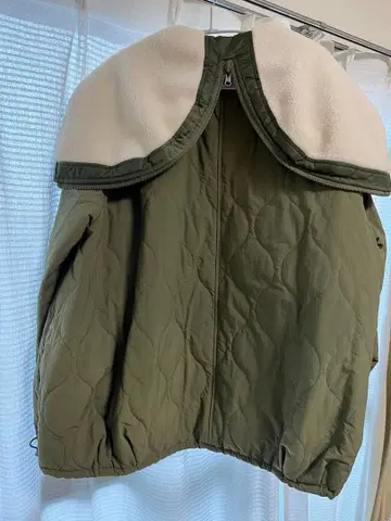 Discoat 올리브 퀼팅 자켓