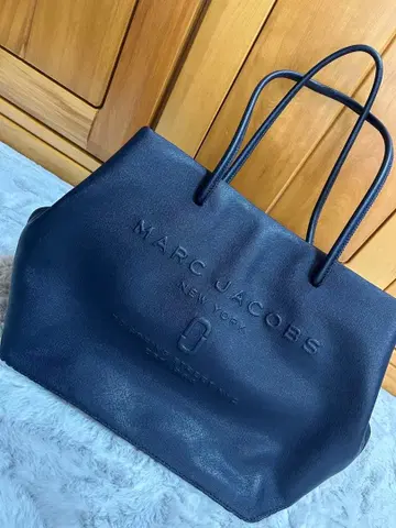 MARC JACOBS 네이비 토트백