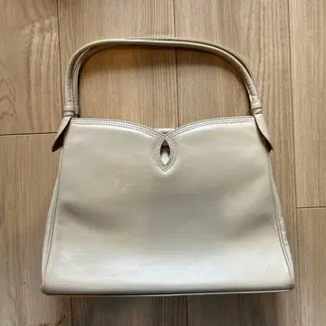 ARUKAN 아이보리 가죽 핸드백