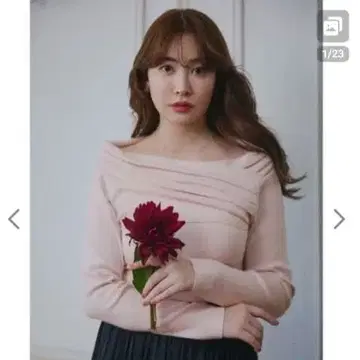 Her lip to 핑크 오프숄더 니트