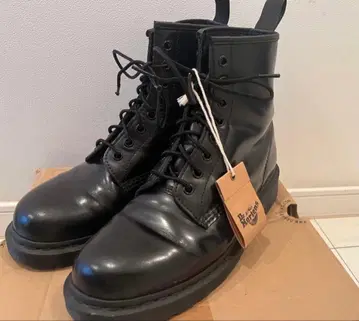 닥터마틴 1460 모모 8홀 UK8