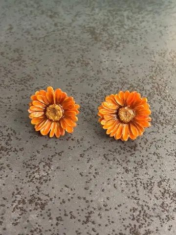 오렌지 꽃 디자인 귀찌